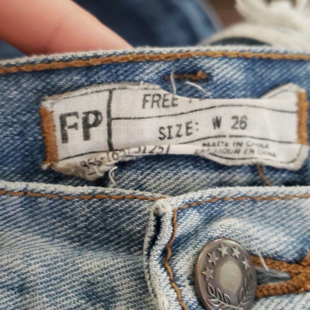 Free People shark bite Distressed Frayed Shorts 26 - Picture 4 of 6